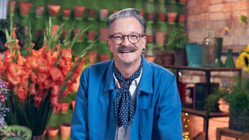 مسترکلاس تزئین کردن با گل ها (همراه با زیرنویس فارسی)